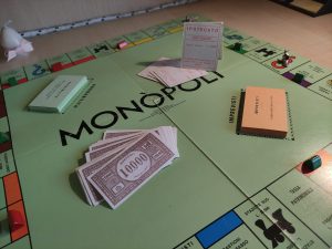 Monopoly, un classico intramontabile per divertirsi con sostenibilità